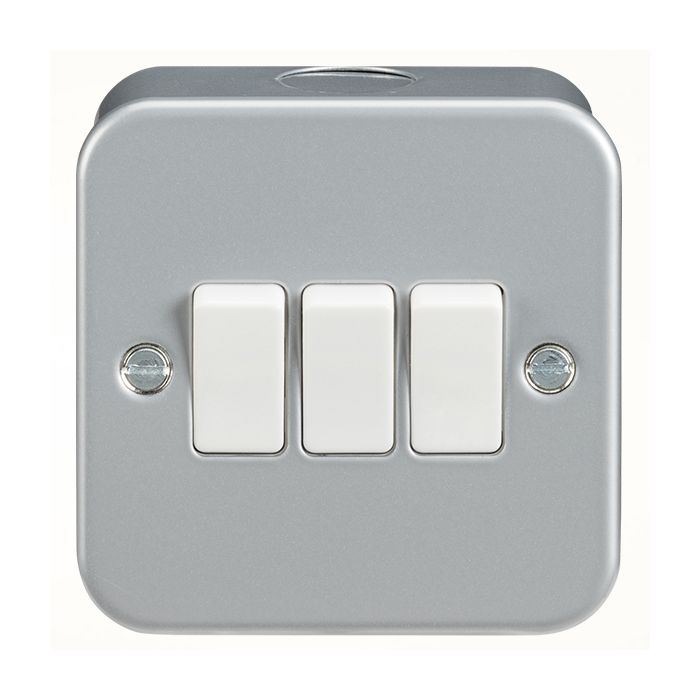 MLA Knightsbridge M4000 Metal Clad Single Pole 3 Gang 2 Way Switch IP20 10A 230V