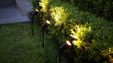 spike and stake lights